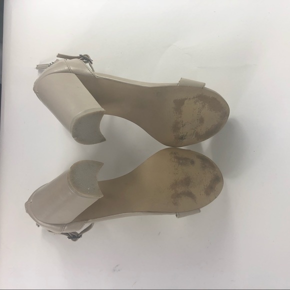 Steve Madden Halting Ankle Strap Block Heel Sandal - Picture 7 of 8